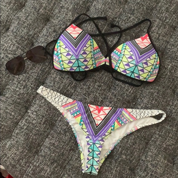 🔥Body glove bikini - Picture 1 of 4